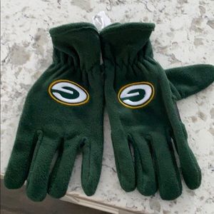 NWT Green Bay Packers gloves. Men’s size large.